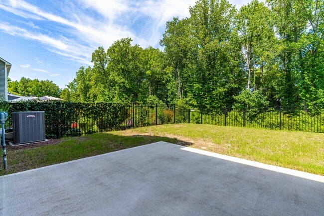 Foto del edificio - 252 Shingle Oak Rd