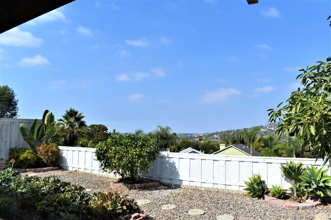 Building Photo - 7595 Dehesa Ct