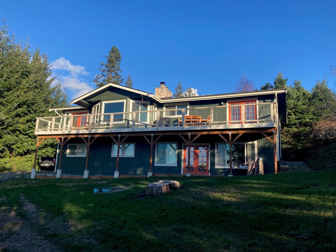 14055 Madrona Dr, Anacortes, WA 98221 House for Rent in Anacortes, WA