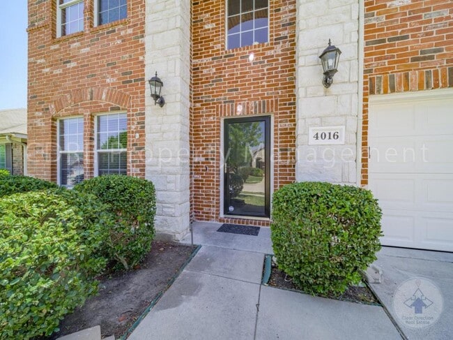 Foto del edificio - 4016 Summerhill Ln