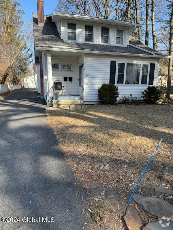 Building Photo - 301 Kenwood Ave