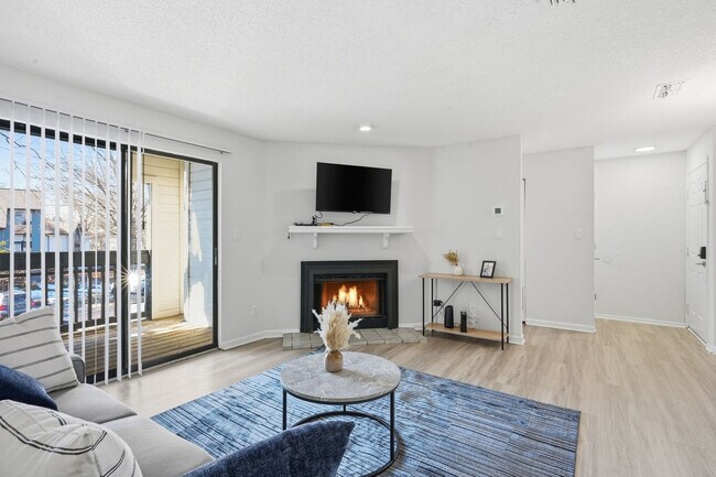 Building Photo - 2103 Deercross Dr