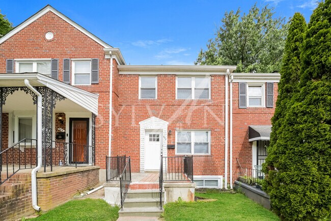 Foto del edificio - Enjoy living the good life in this 4 bedro...