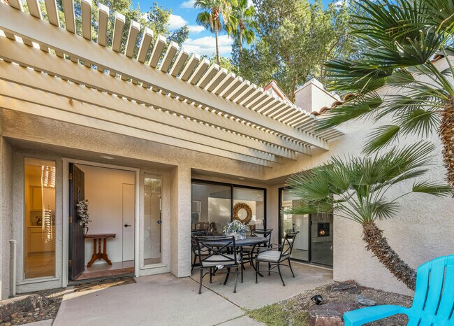 Foto del edificio - 306 Forest Hills Dr