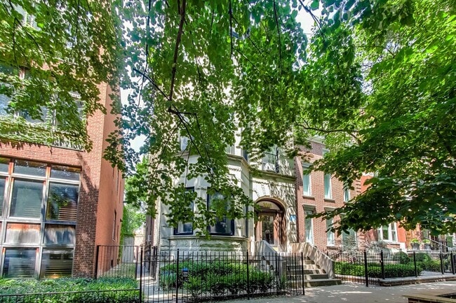Building Photo - 2018 N Mohawk St