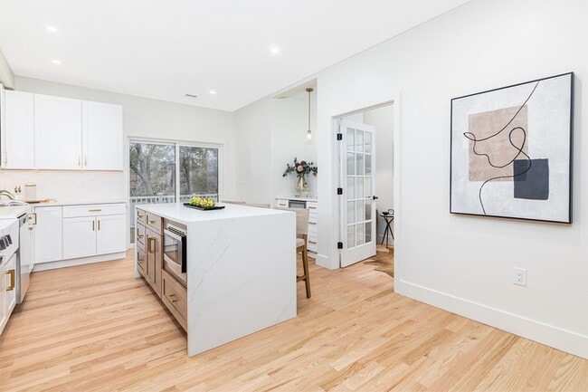 Building Photo - 34 Waverly Pl