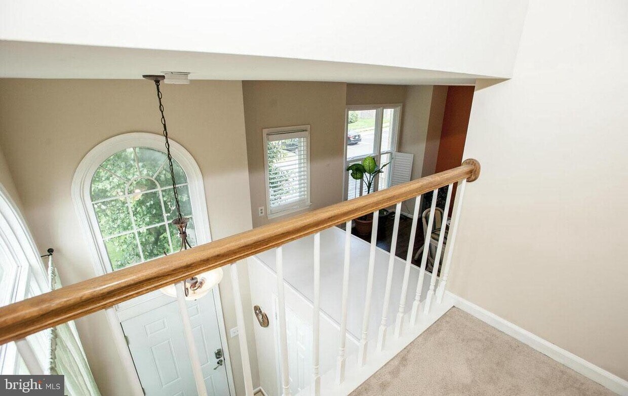 Foto principal - 8020 Hilliard Dr