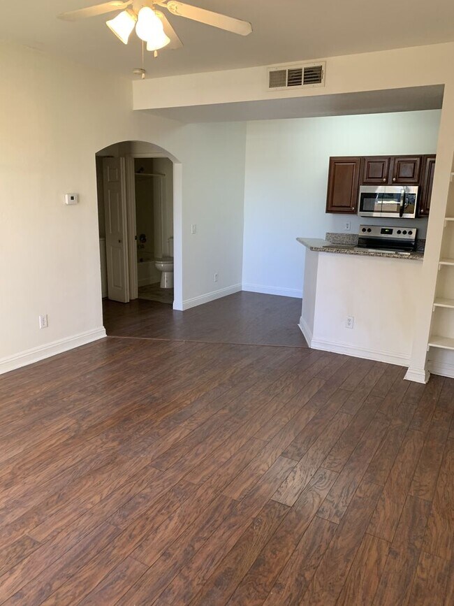 Foto del edificio - Beautiful one bedroom first floor condo!