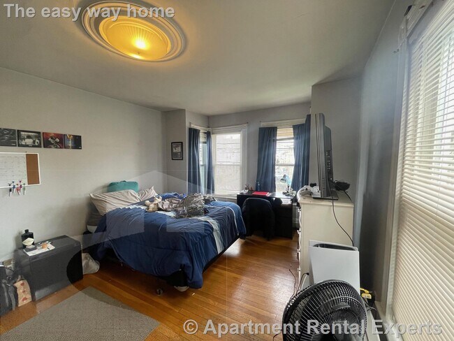 Foto del edificio - 322 Beacon St
