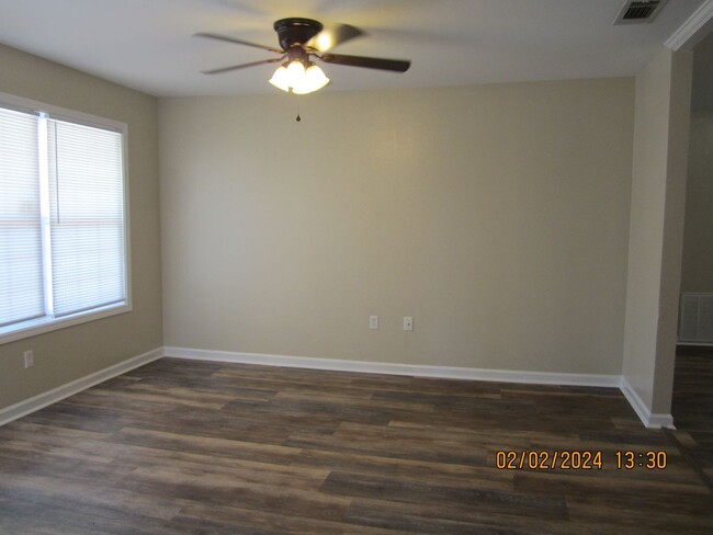 Foto del edificio - Nice 3BR, 1.5BA Home in Pascagoula!