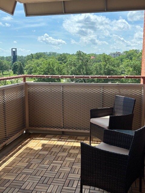 Fotografía del edificio - 1011 Arlington Blvd