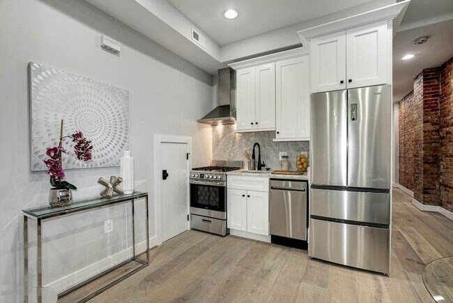 Foto del edificio - 329 K St NE