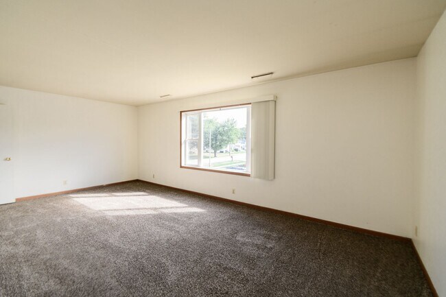 Foto del edificio - 2 bedroom / 2 bathroom Townhouse for rent ...
