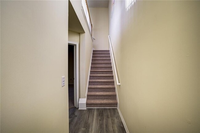 Building Photo - 2247 Landing Ridge Dr