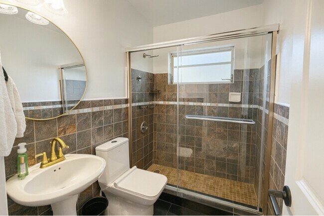 Foto del edificio - 2395 NE 184th Terrace