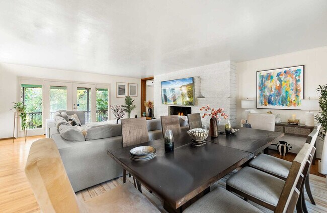 Building Photo - 4989 Randlett Dr