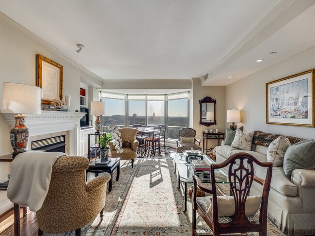 Building Photo - 4242 Lomo Alto Dr