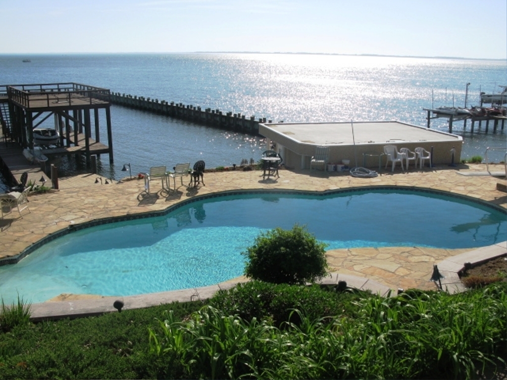 12 feet deep, lights for evening swims, panoramic Chesapeak Bay views - 1301 Rogers Rd