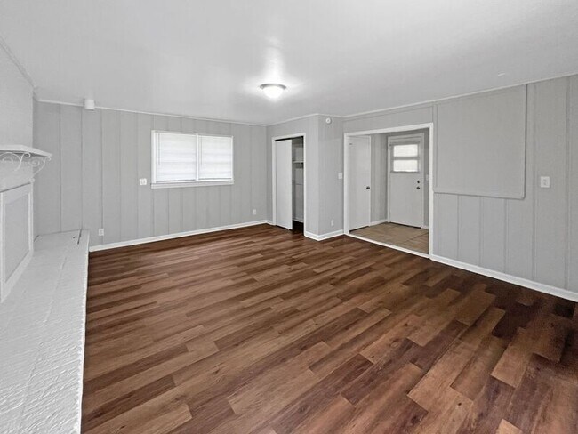 Foto del edificio - 236 13th Ave NW