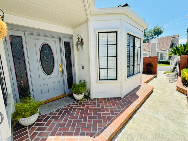 Foto del edificio - 28385 Borgona