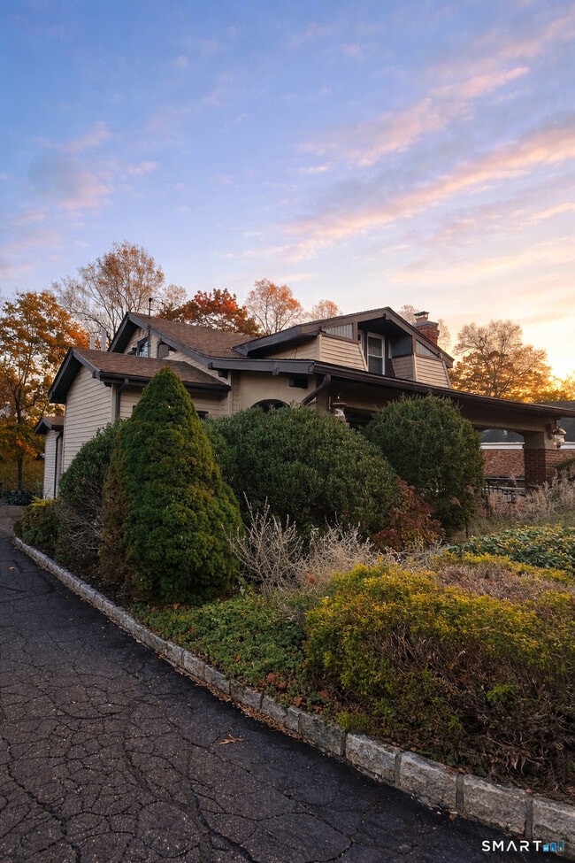 Foto del edificio - 466 Derby Ave