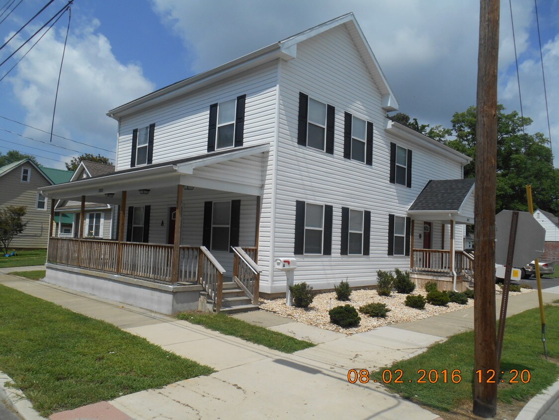 302 Harrington St, Seaford, DE 19973 Apartments in Seaford, DE