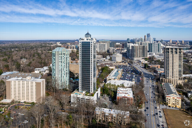 Foto aérea - 2828 Peachtree Condominiums