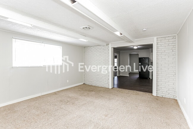 Building Photo - 3823 Alsace Pl