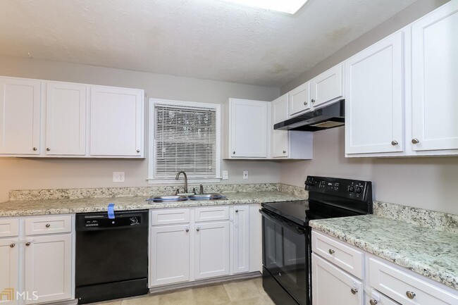 Building Photo - 1020 Tanglewood Trail