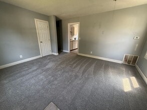 Building Photo - 3521 Sunview Ave