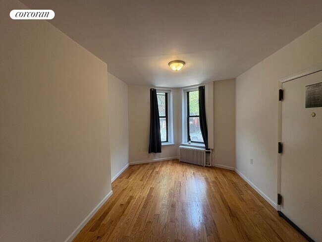 Foto del edificio - 678 Degraw St
