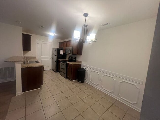 Photo - Central Wilmington, ground floor end unit, large 2 BR with porch(The Gardens) Apartment