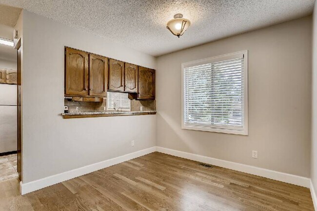 Building Photo - Executive Home for Sale