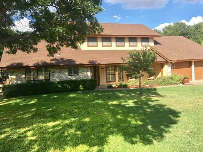 Building Photo - 40101 Heritage Holw