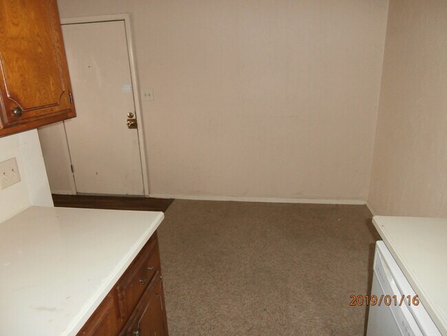 Foto del edificio - 6405 NW Oak Ave