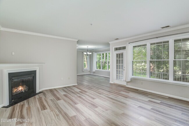 Building Photo - 574 St Andrews Pl