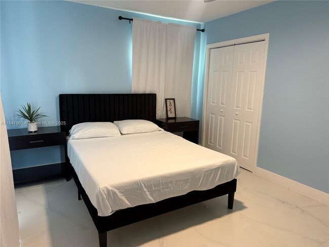 Foto del edificio - 530 NW 116th Terrace