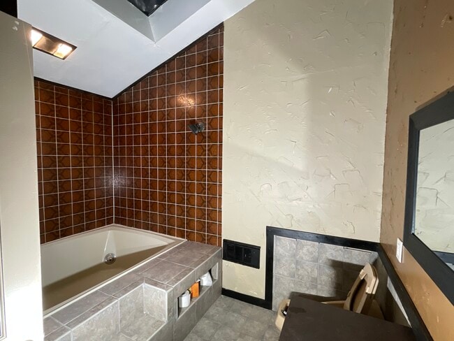 Bathroom - 318 S 15th St