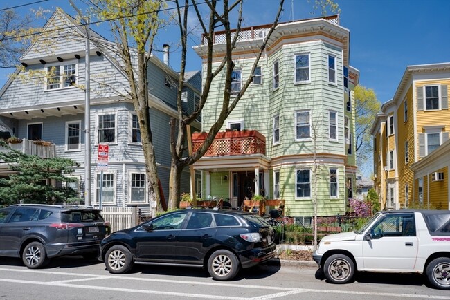 Foto del edificio - 387 Huron Ave