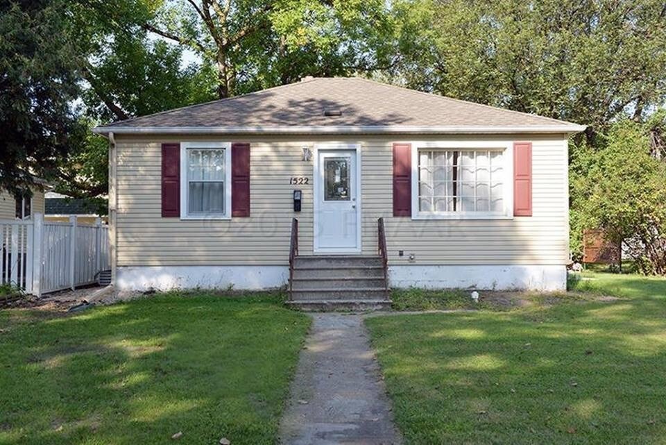 Primary Photo - 1522 7th St N