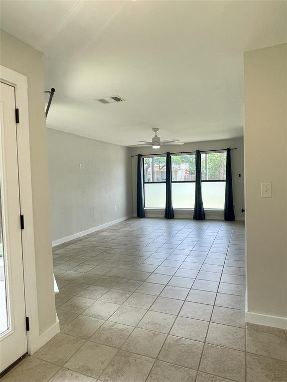 Foto del edificio - 6201 Hill Forest Dr