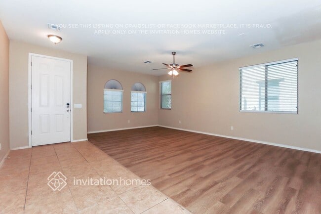 Building Photo - 3810 E Chickadee Rd