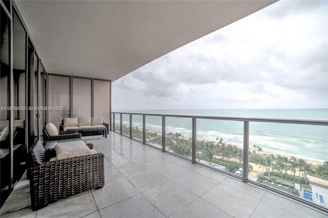 Foto del edificio - 9705 Collins Ave