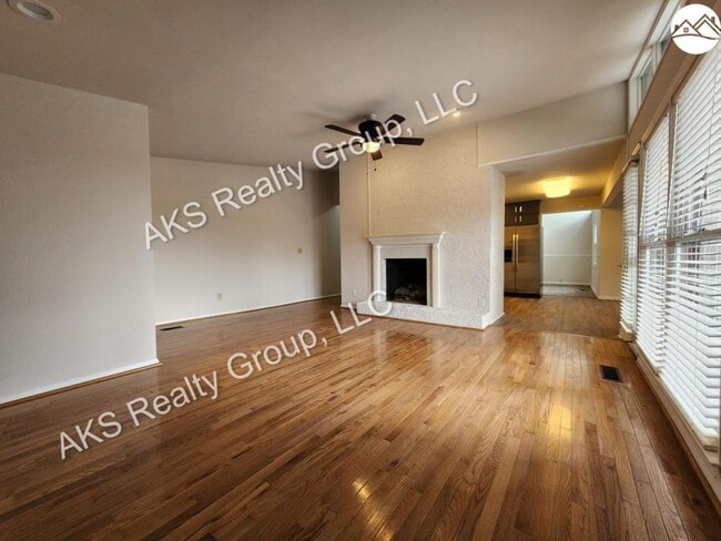 Building Photo - 1613 Stonewall Dr