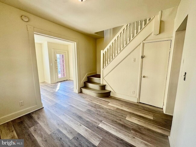 Building Photo - 210 Pear St