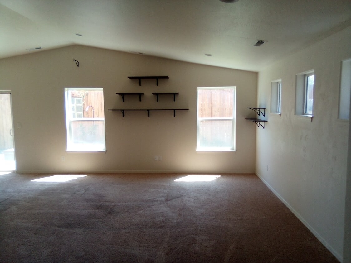 26 Oak Heights Dr, Eagle Point, OR 97524 Townhome Rentals in Eagle