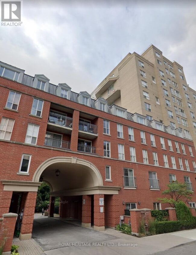 Building Photo - 119 Merton St