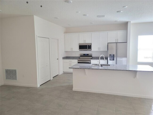 Foto del edificio - 128 Oakleaf Way