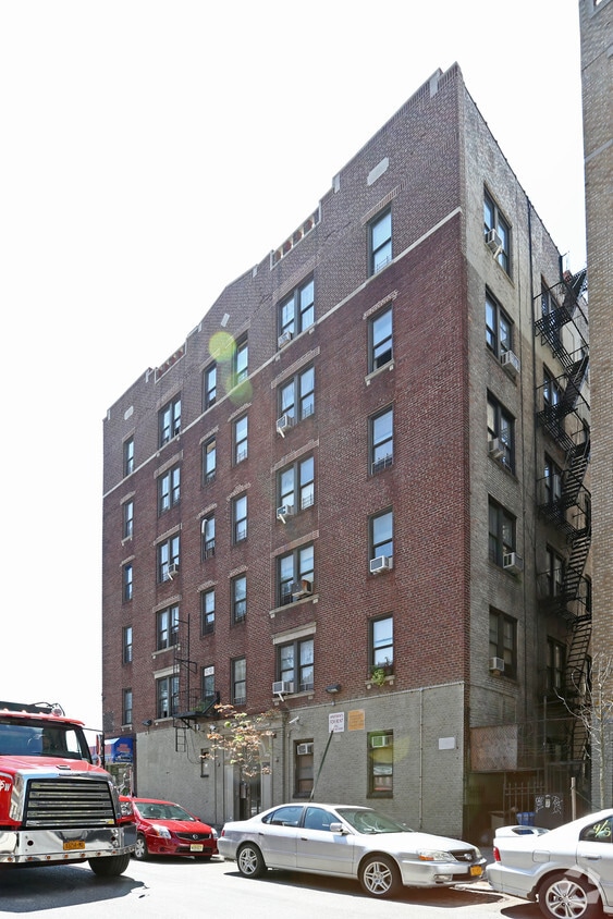 Building Photo - 520 W 163rd St