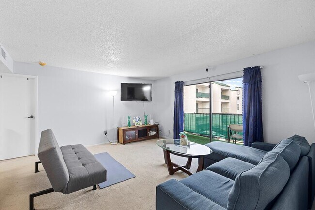 Building Photo - 2832 S Bartell Dr